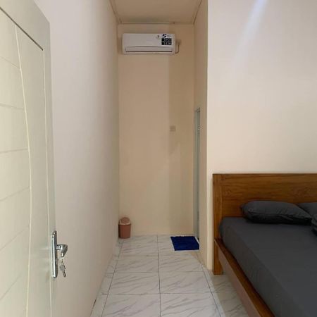 Dikky Guest House Near Bangsal And Sira Pemenang Ngoại thất bức ảnh