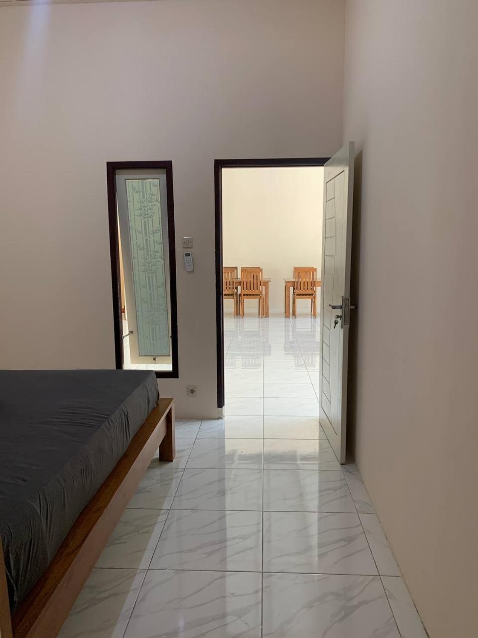 Dikky Guest House Near Bangsal And Sira Pemenang Ngoại thất bức ảnh