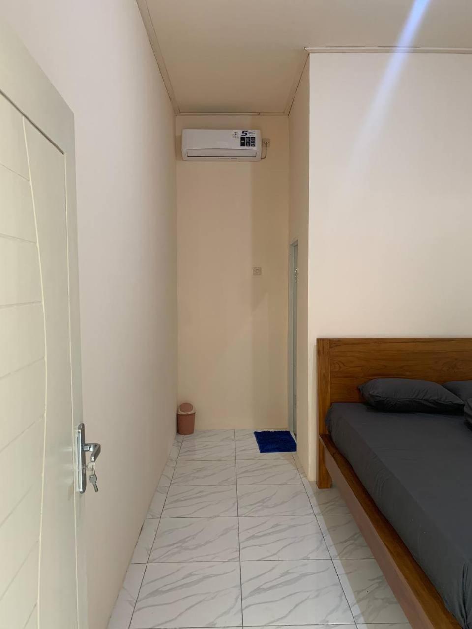 Dikky Guest House Near Bangsal And Sira Pemenang Ngoại thất bức ảnh